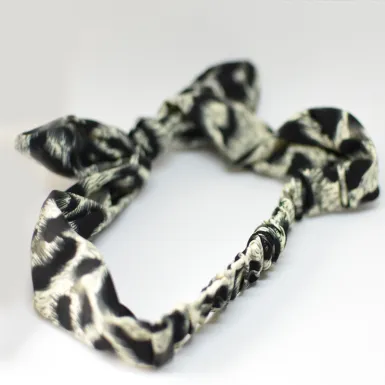 Ozdobna opaska do włosów elastyczna biała w panterkę 2