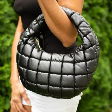 Mała czarna klasyczna torebka na ramię lub do ręki