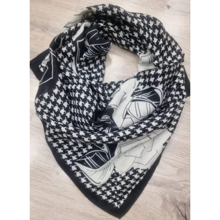 Piękna gawroszka chustka pod szyję (8) Piękna gawroszka chustka pod szyję (8)