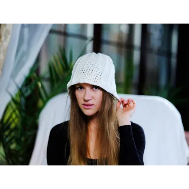 Czapka szydełkowa - biała (3) 2