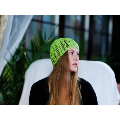 Czapka szydełkowa - jasno zielona