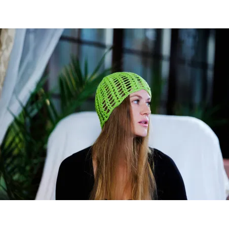 Czapka szydełkowa - jasno zielona