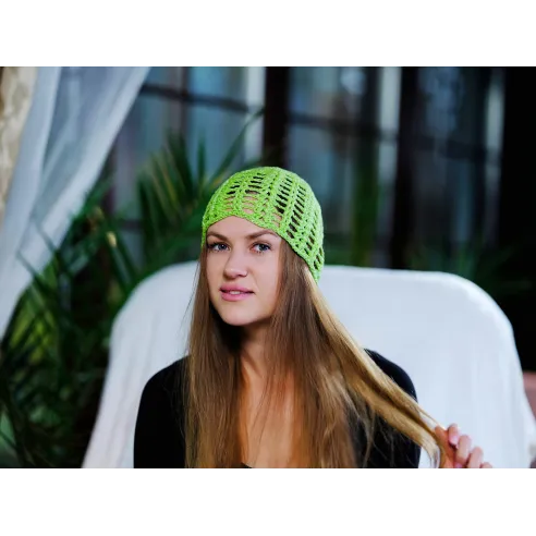 Czapka szydełkowa - jasno zielona
