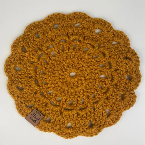 Ręcznie robiona szydełkowa podkładka kolor musztardowy