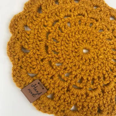 Ręcznie robiona szydełkowa podkładka kolor musztardowy