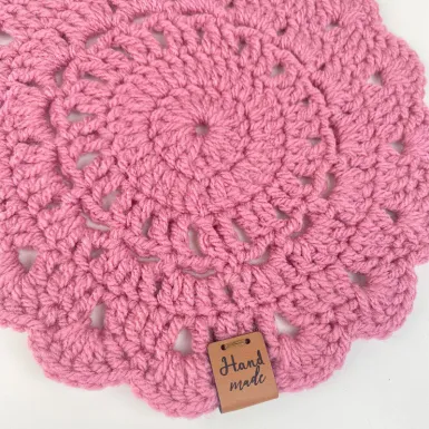 Ręcznie robiona szydełkowa podkładka kolor różowy